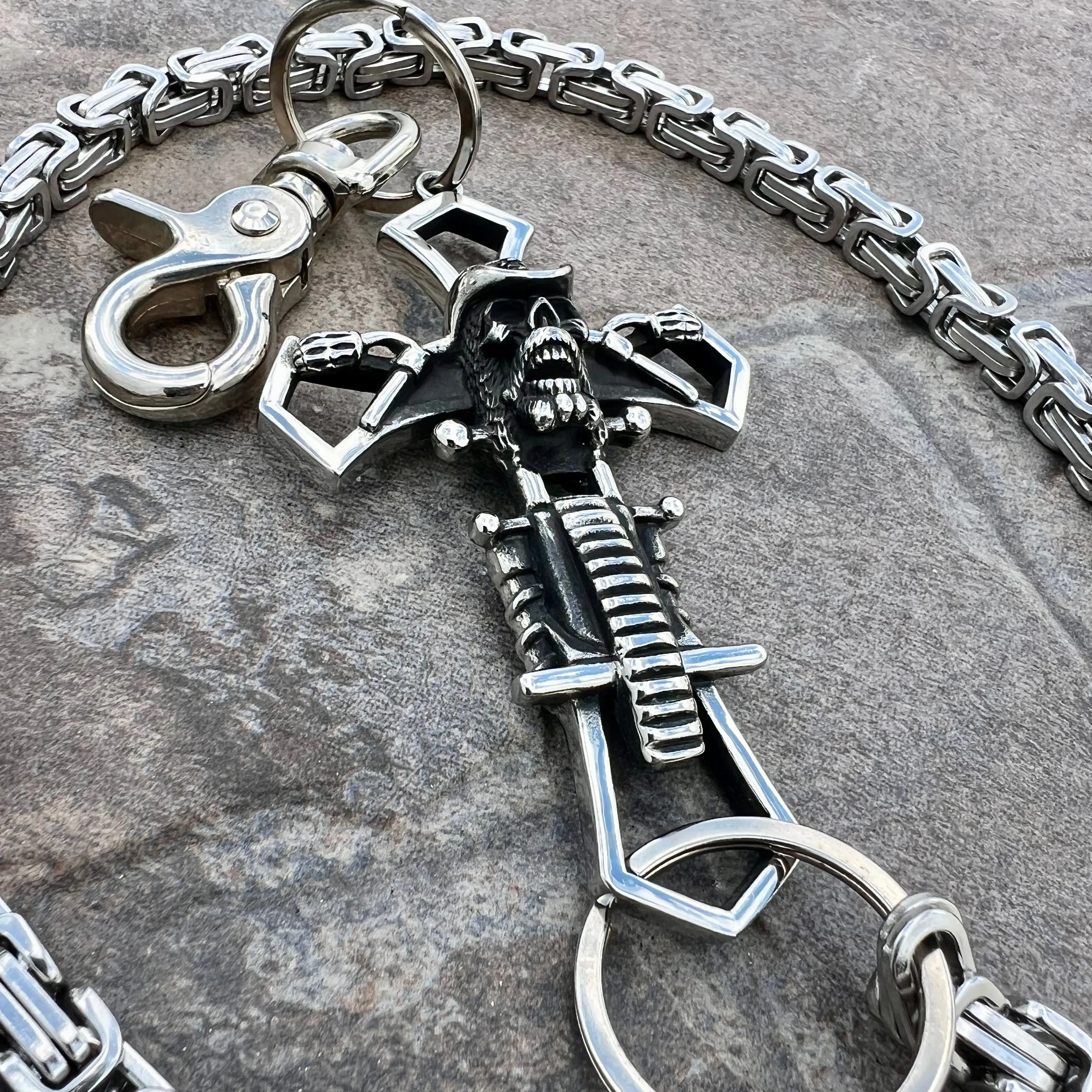 Cowboy Cross Wallet Chain - Silver Daytona Deluxe - WC230D