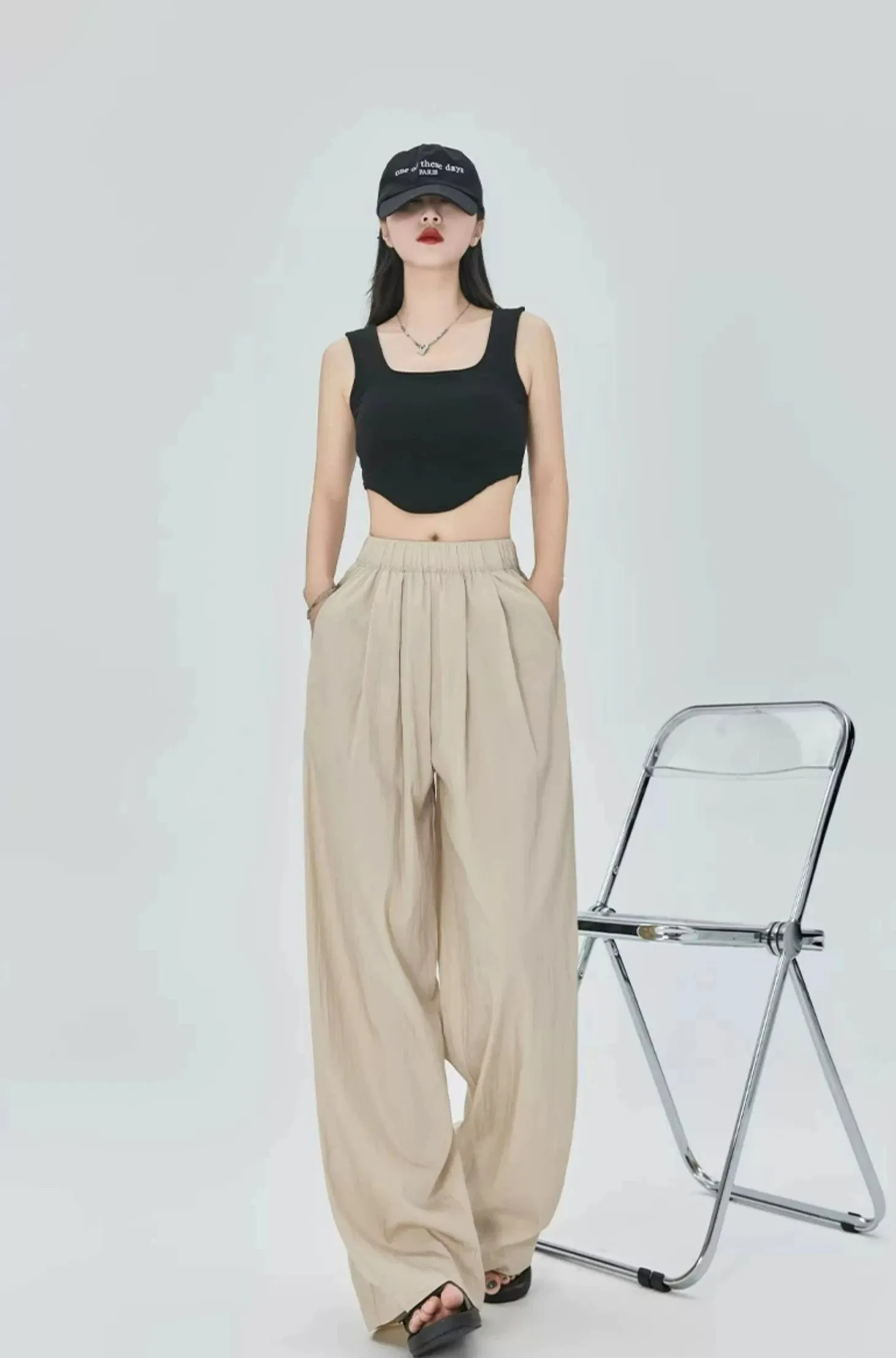 Elastic Waist Pleated Trousers with Pockets