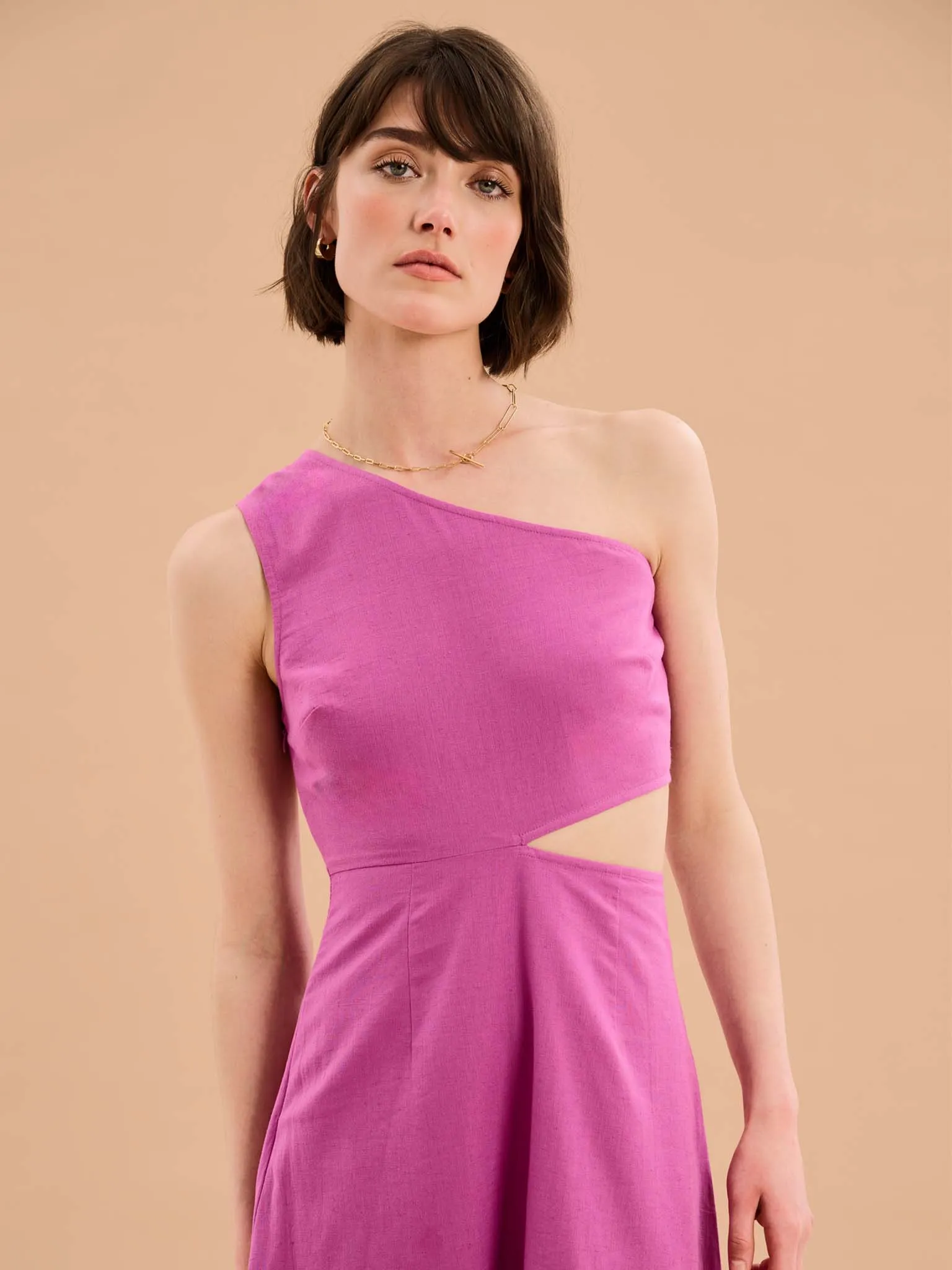 Evaline One Shoulder Dress in Magenta